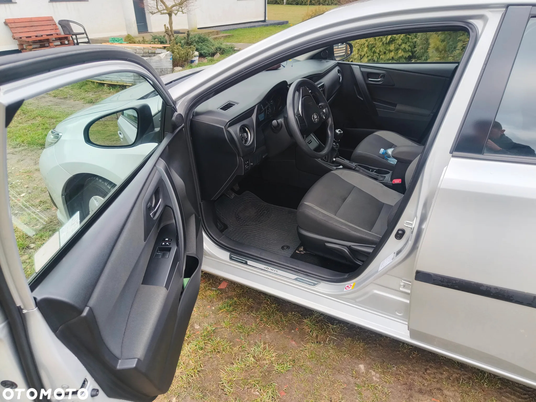 Toyota Auris 1.4 D-4D Active - 5