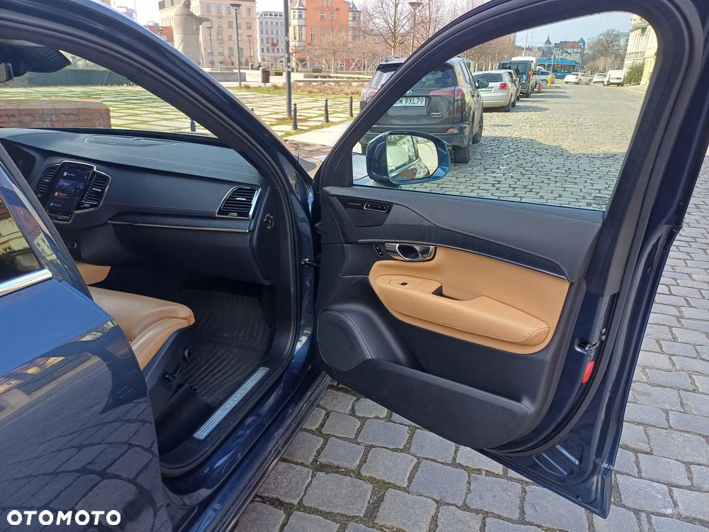 Volvo XC 90 B5 D AWD Plus Bright - 20