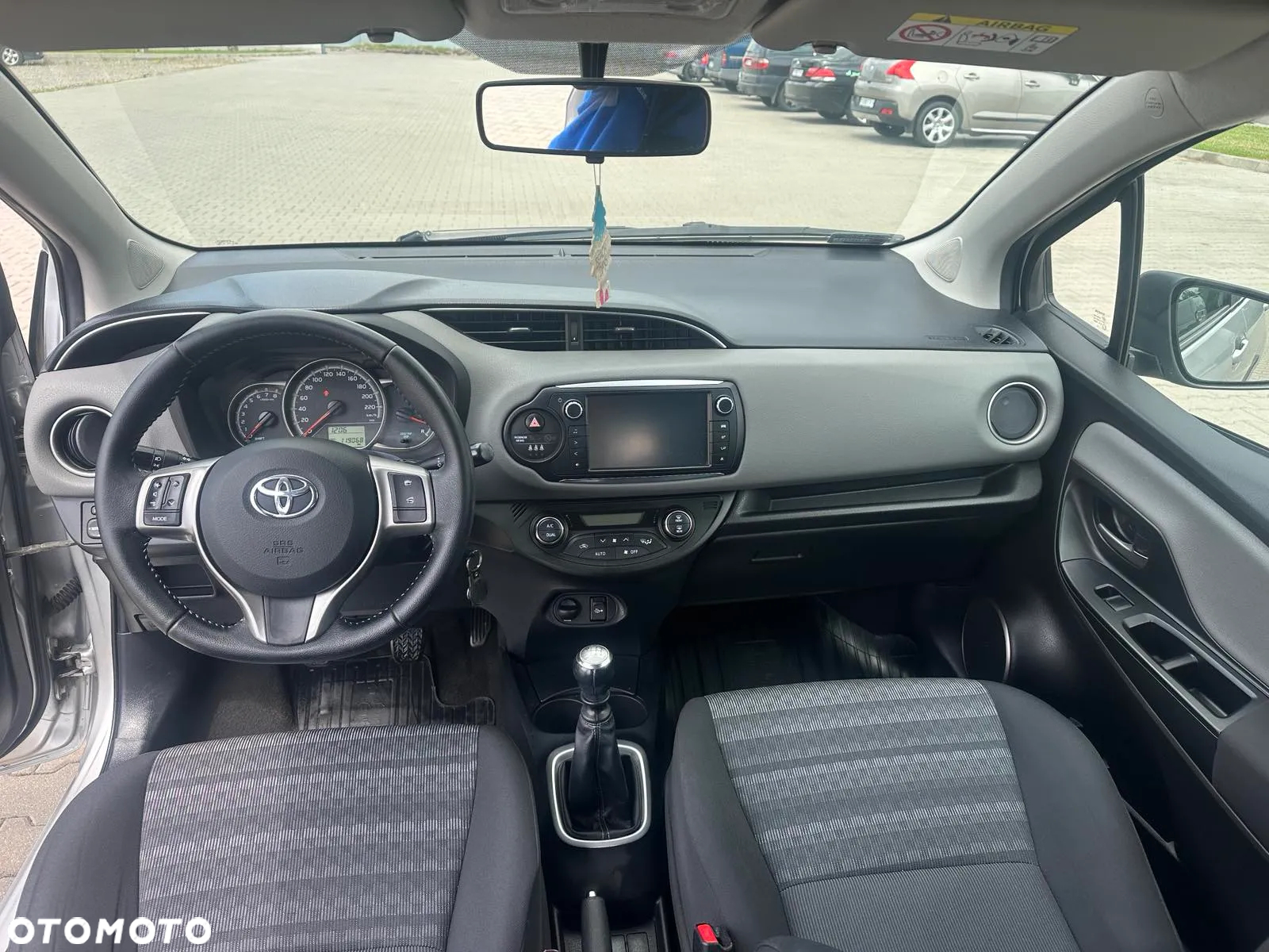 Toyota Yaris 1.33 Premium - 9