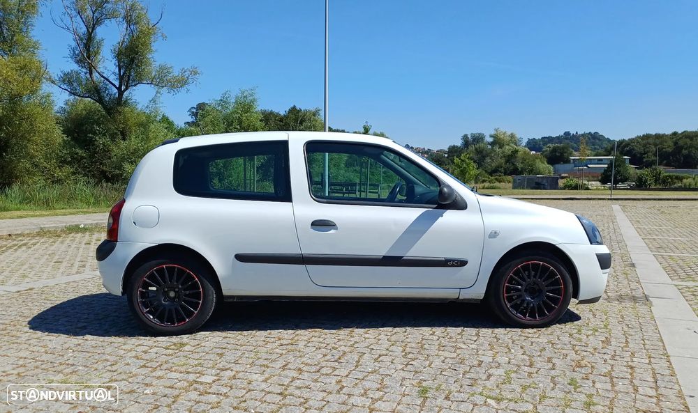 Renault CLIO VAN 1.5 DCI DYNAMIQUE - MUITO NOVA - 13