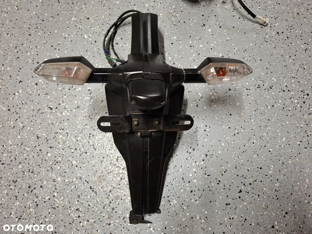 Kawasaki KLE 650 Versys ogon mocowanie tablicy halogeny - 2