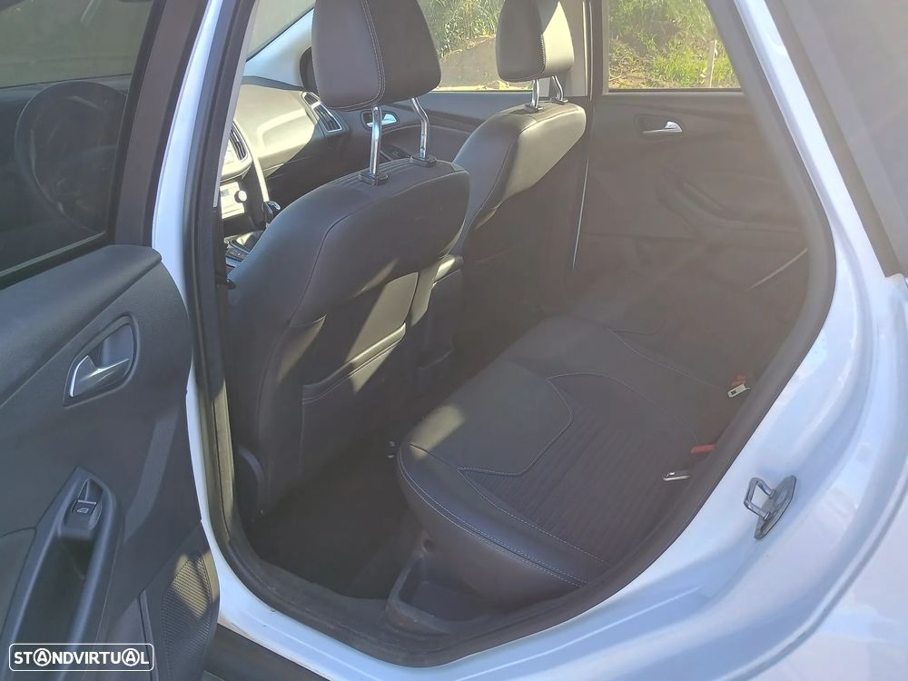 Ford Focus SW 1.0 EcoBoost S&S Titanium - 10