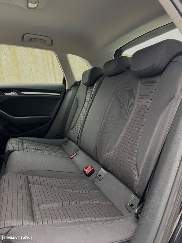 Audi A3 Sportback 1.6 TDI (clean diesel) Ambition - 9