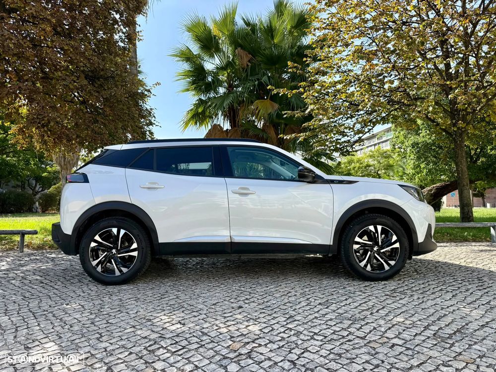 Peugeot e-2008 Allure - 10