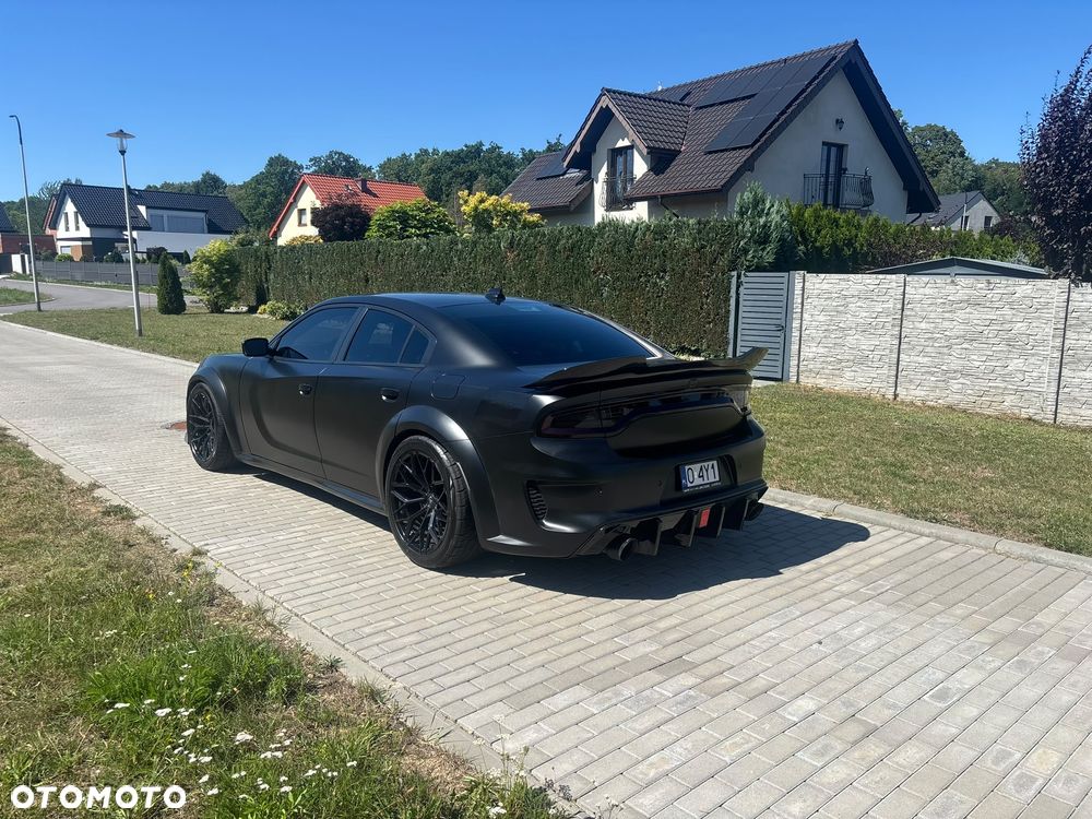 Dodge Charger 6.4 Scat Pack Widebody - 9