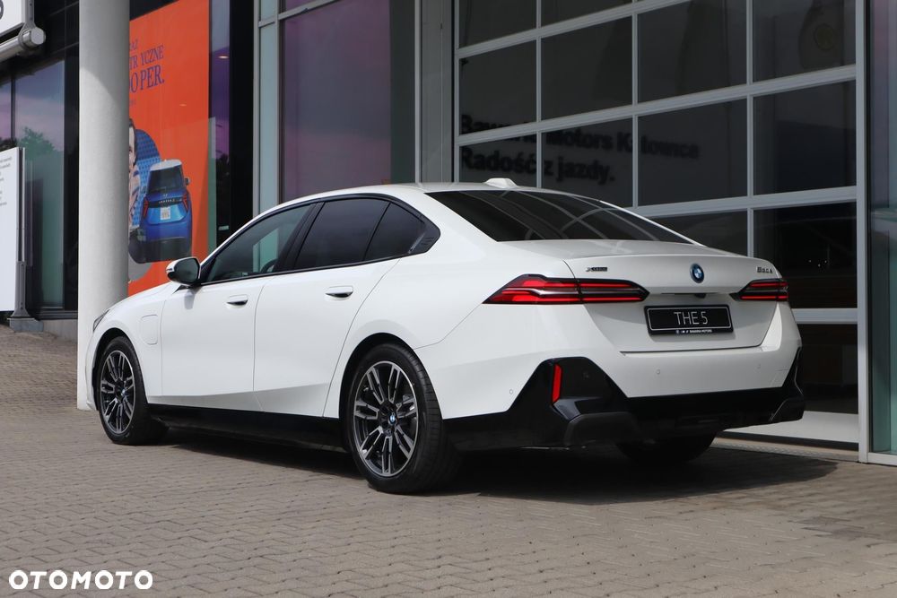 BMW 530E 2025 photo 4