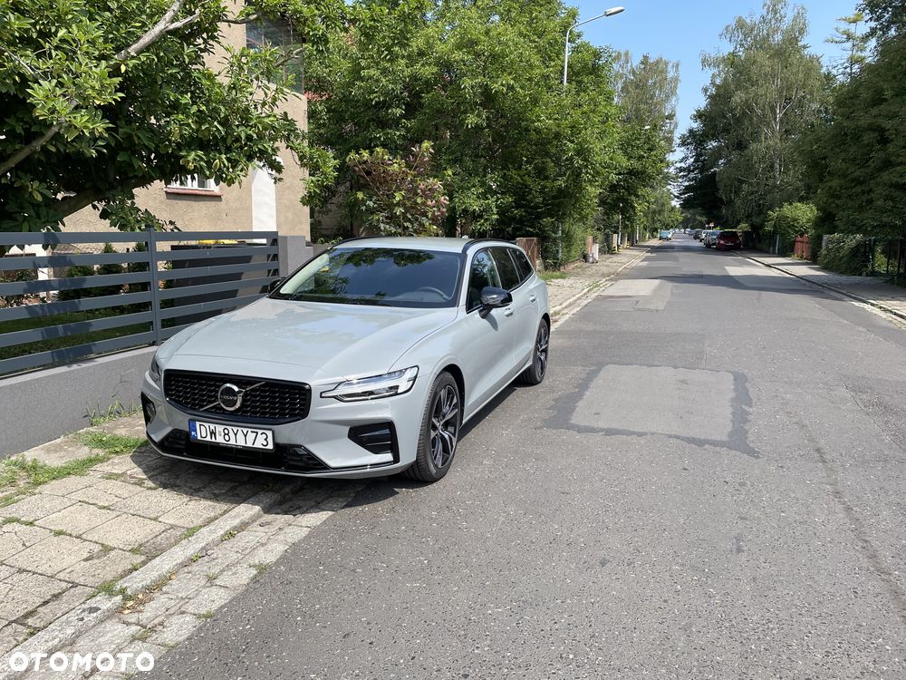 Volvo V60 B4 B Plus Dark - 4