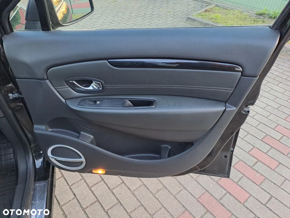 Renault Grand Scenic 2.0 16V 140 CVT Bose Edition - 12