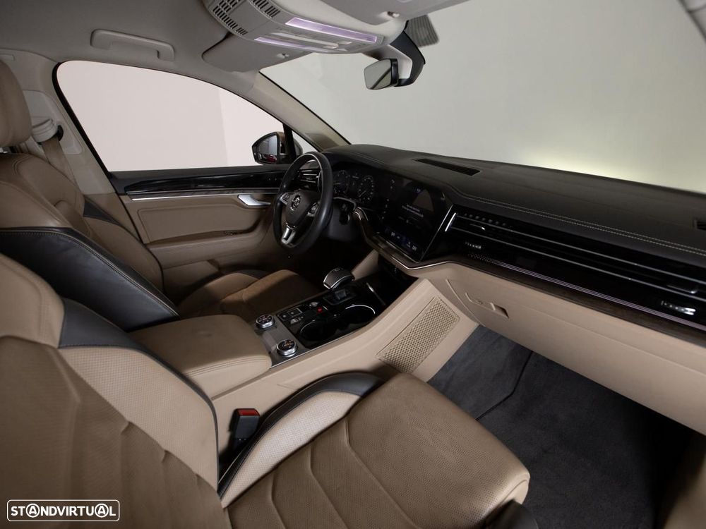VW Touareg 3.0 TDI V6 Elegance Plus - 9