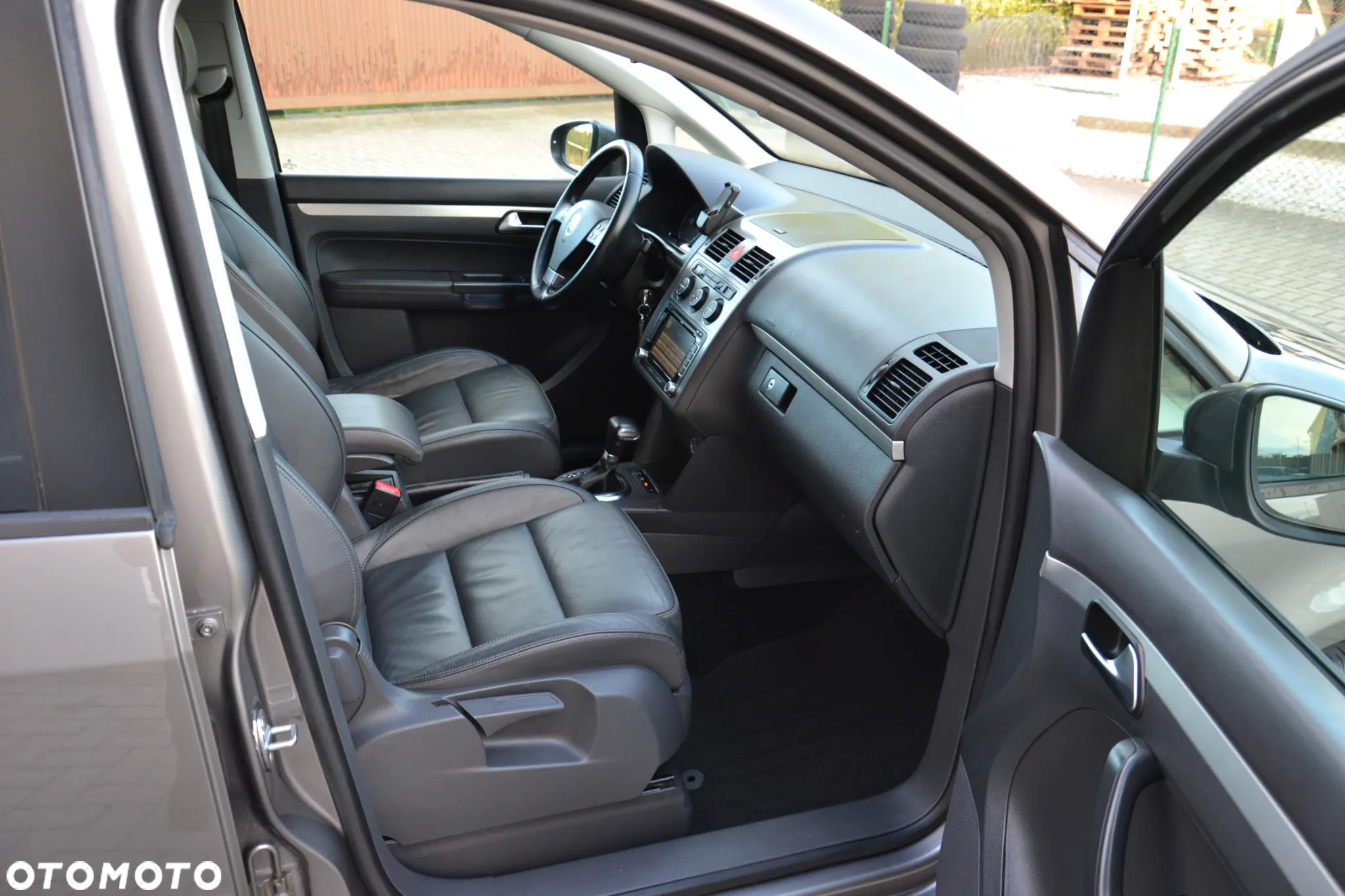 Volkswagen Touran 2.0 TDI DPF Highline DSG - 32