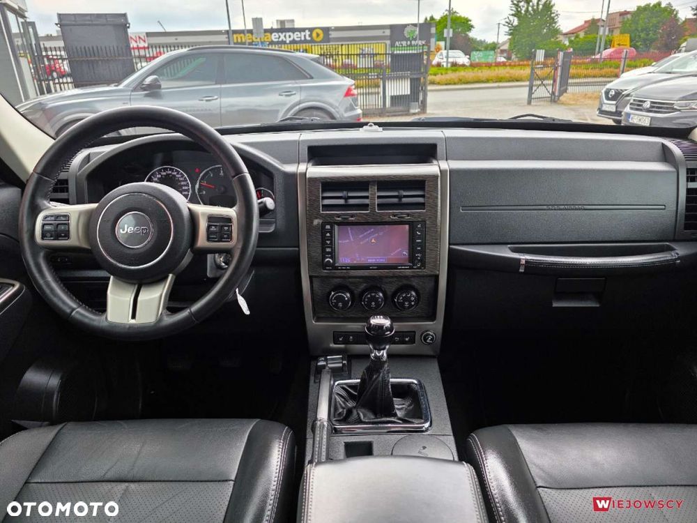 Jeep Cherokee - 22