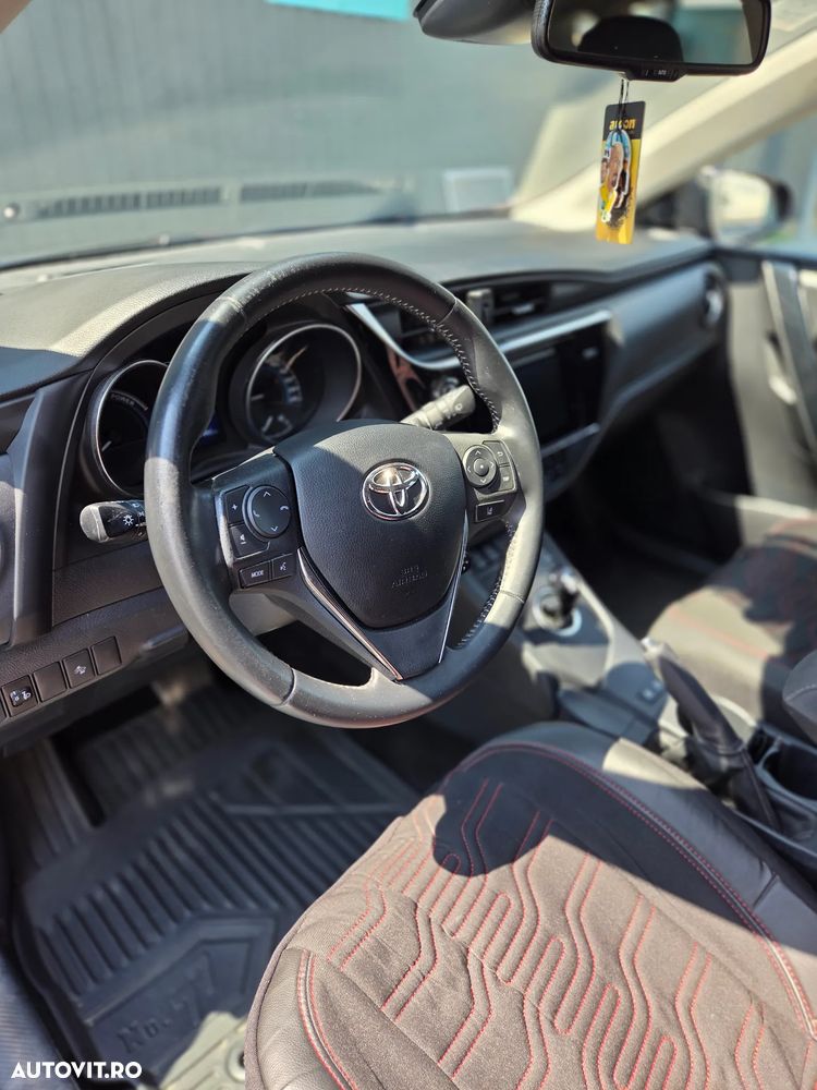 Toyota Auris - 16