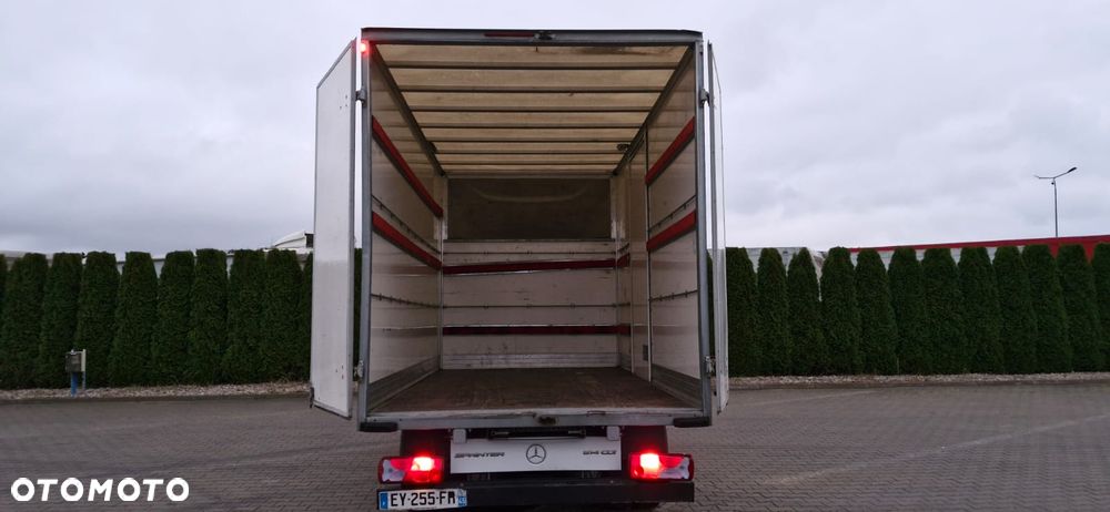 Mercedes-Benz Sprinter - 5