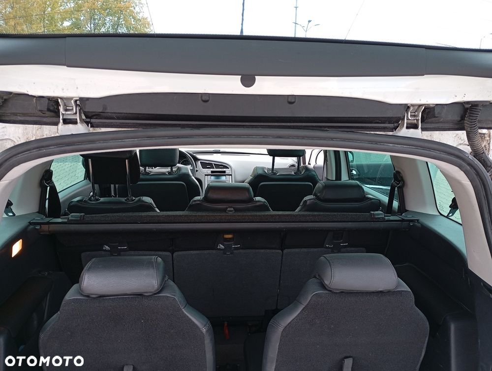 Peugeot 5008 - 8