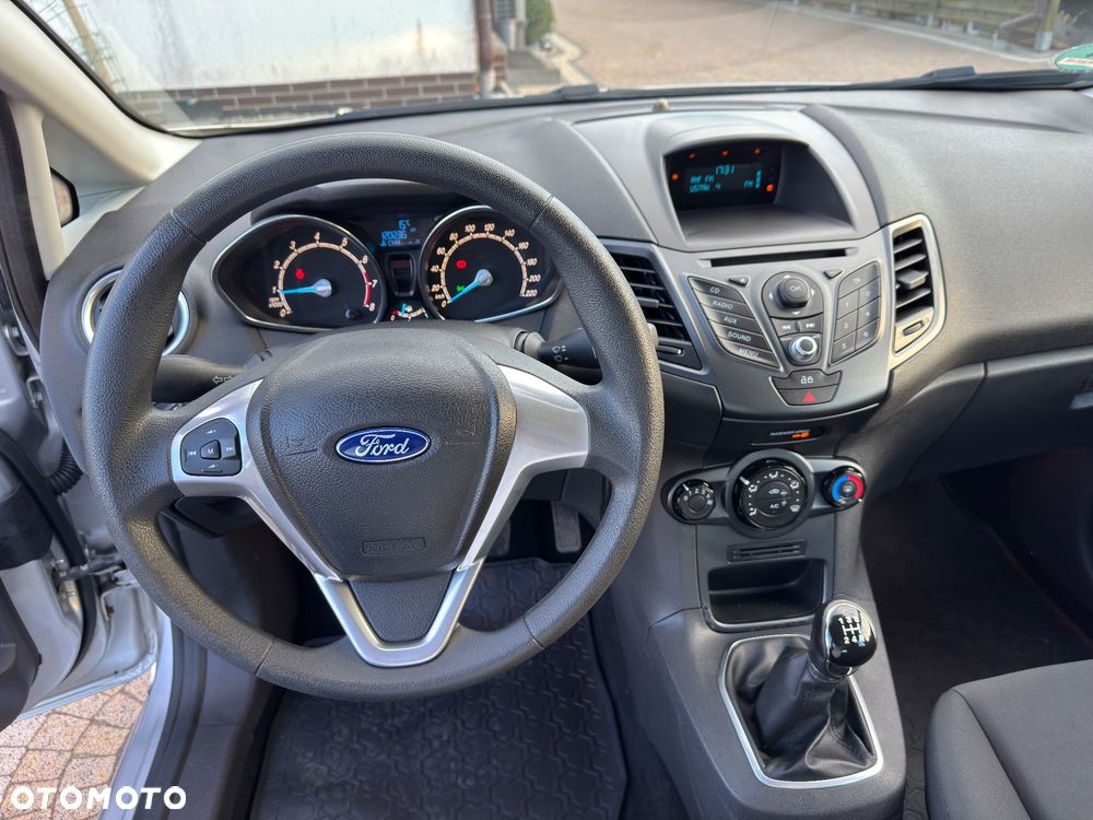 Ford Fiesta - 30