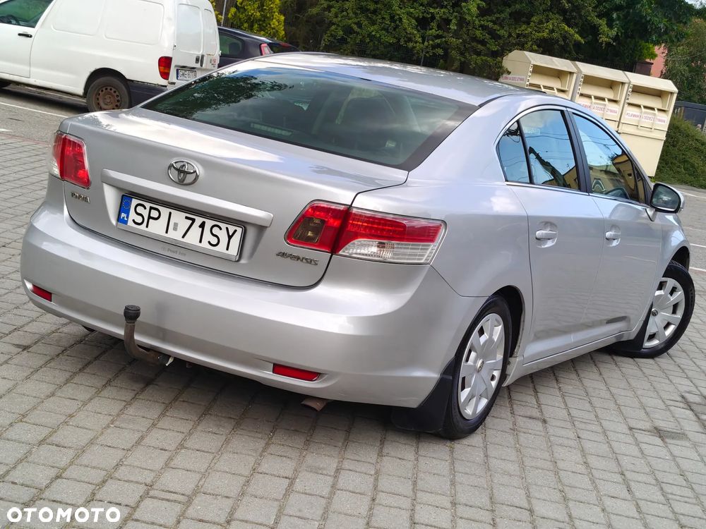 Toyota Avensis 2.0 D-4D Premium - 1