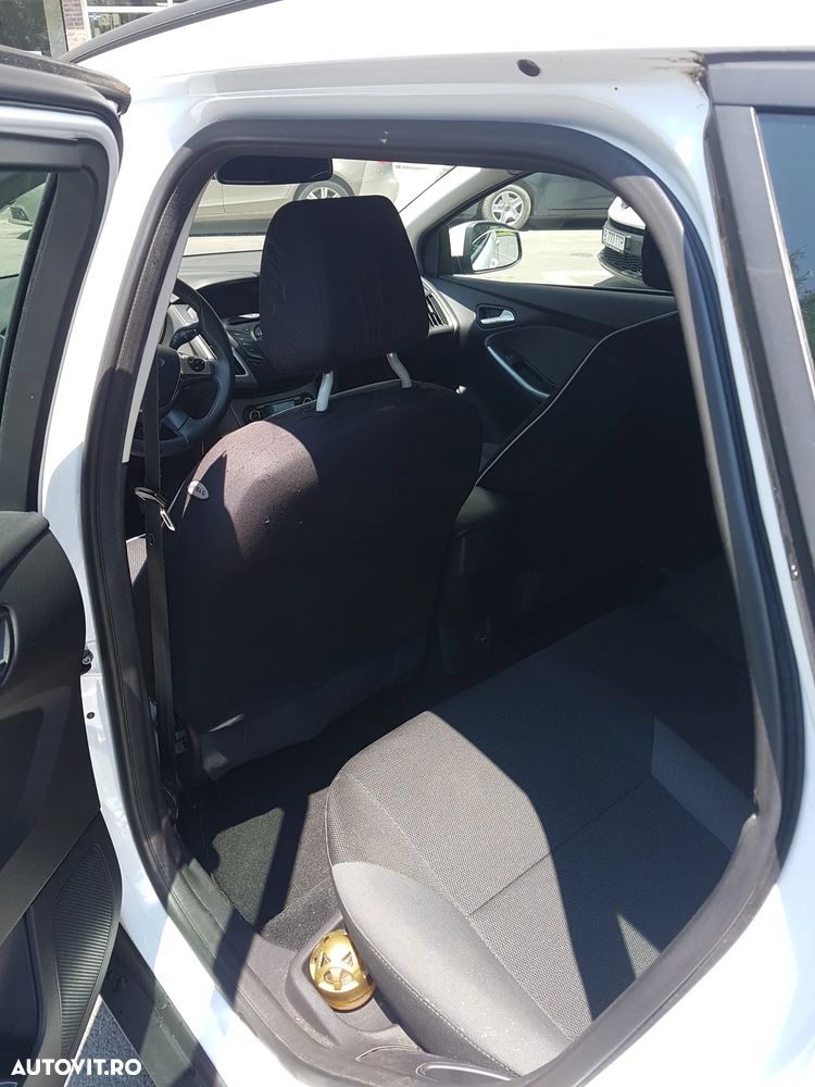 Ford Focus - 11