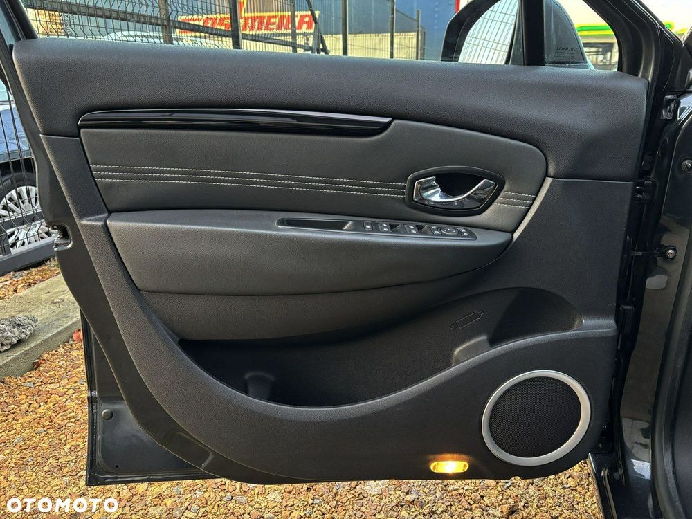 Renault Grand Scenic - 12