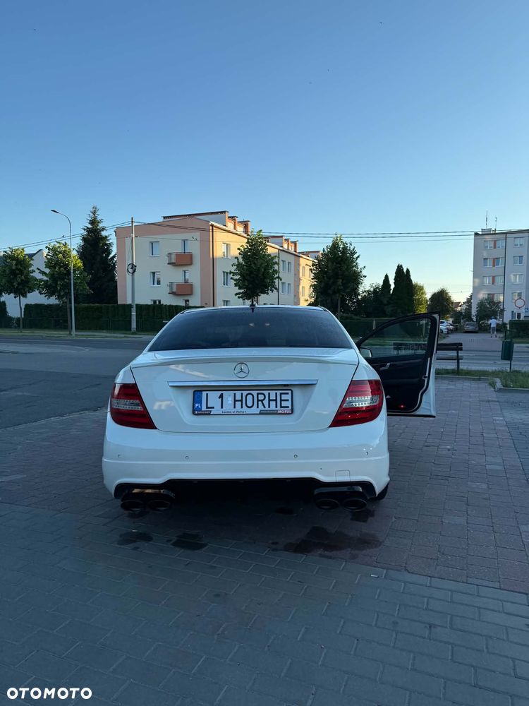 Mercedes-Benz Klasa C 300 4Matic 7G-TRONIC - 2