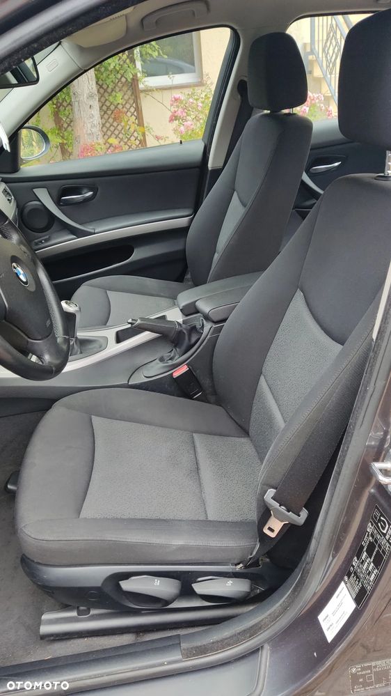 BMW Seria 3 318i - 4