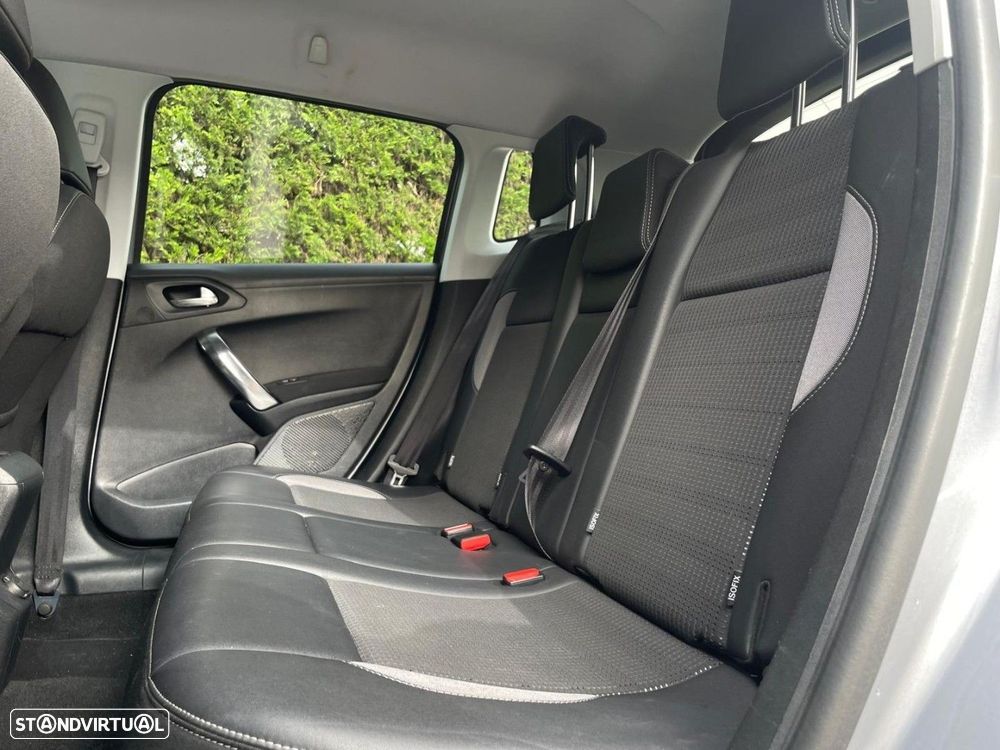 Peugeot 2008 1.2 PureTech Allure - 8