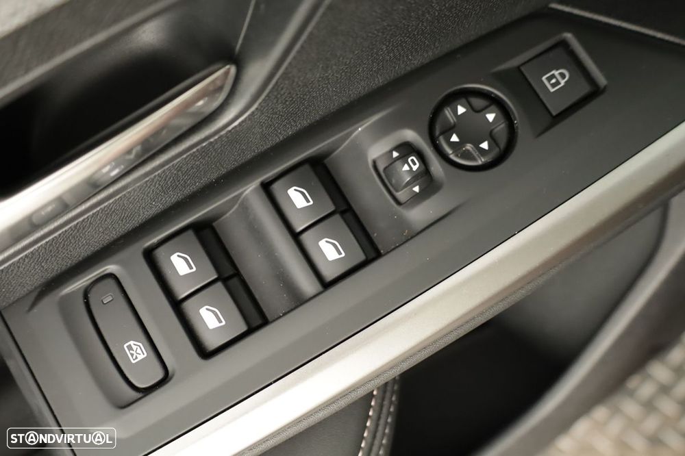 Peugeot 3008 1.2 Hybrid Allure e-DCS6 - 19