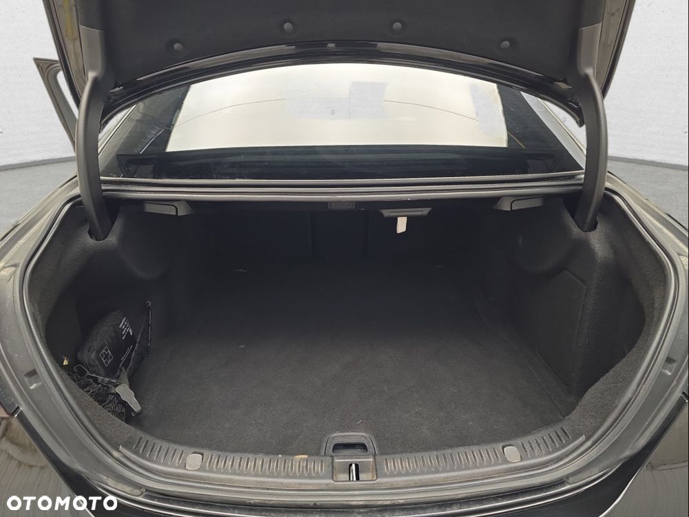 Mercedes-Benz Klasa E 220 d 4-Matic AMG/Avantgarde - 13
