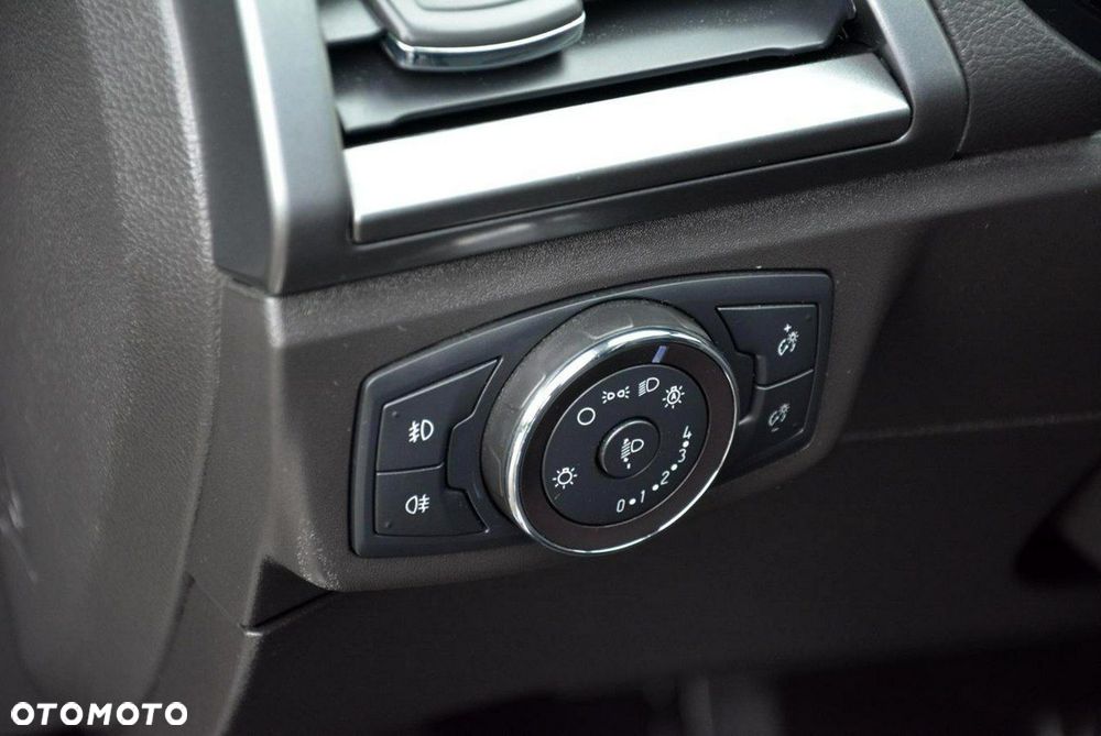 Ford Mondeo - 36