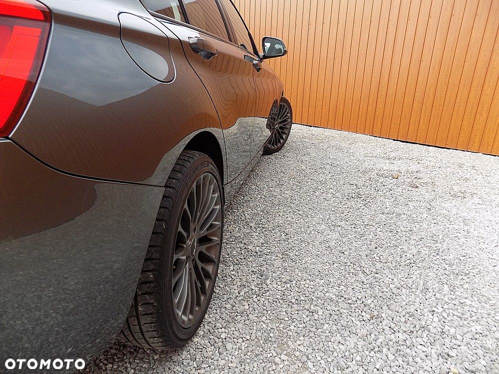 BMW Seria 1 118d Sport Line - 24