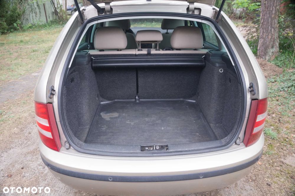 Skoda Fabia 1.4 16V Elegance - 9
