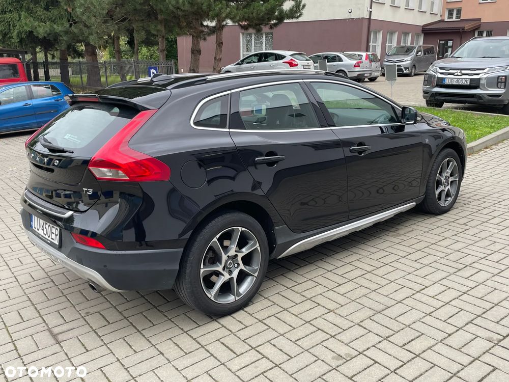 Volvo V40 Cross Country T3 Drive-E Ocean Race - 4