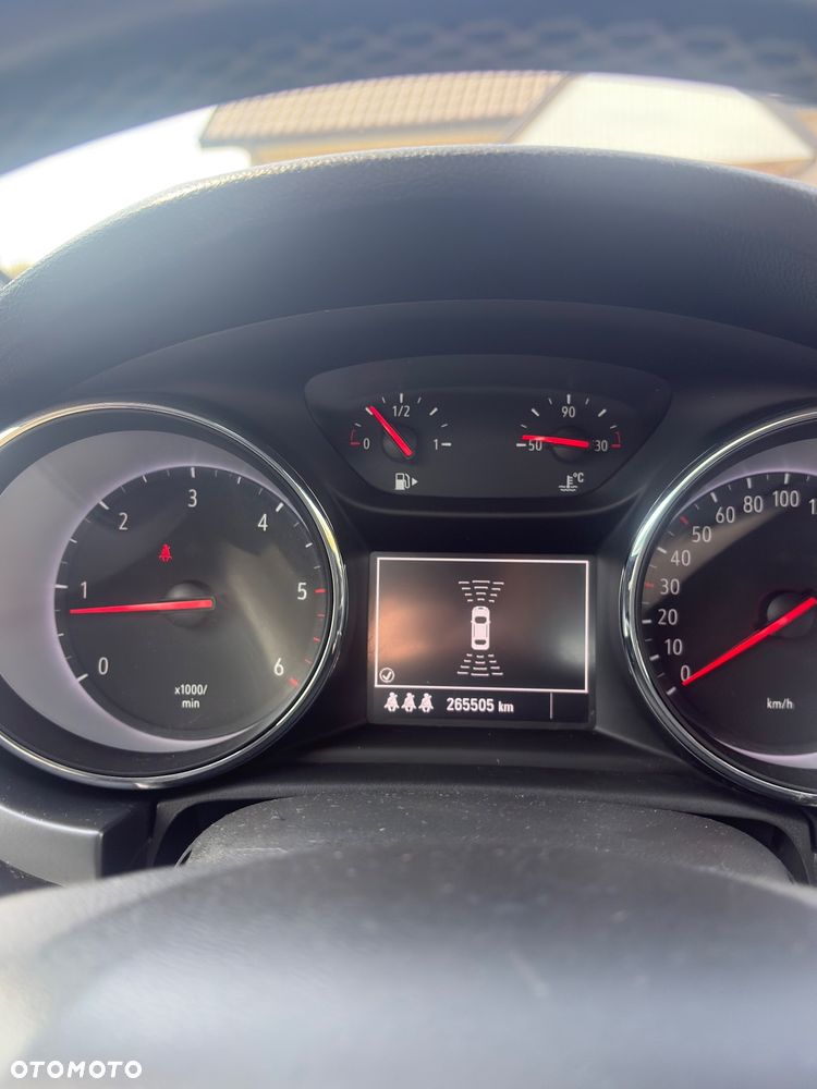 Opel Astra 1.6 CDTI Cosmo - 24