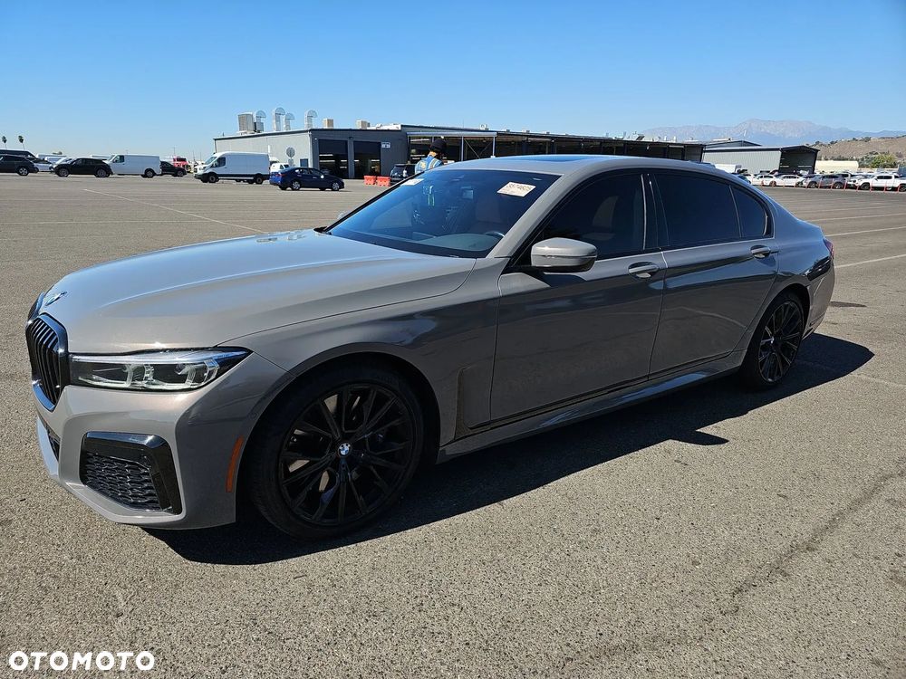 BMW Seria 7 740i sport - 2