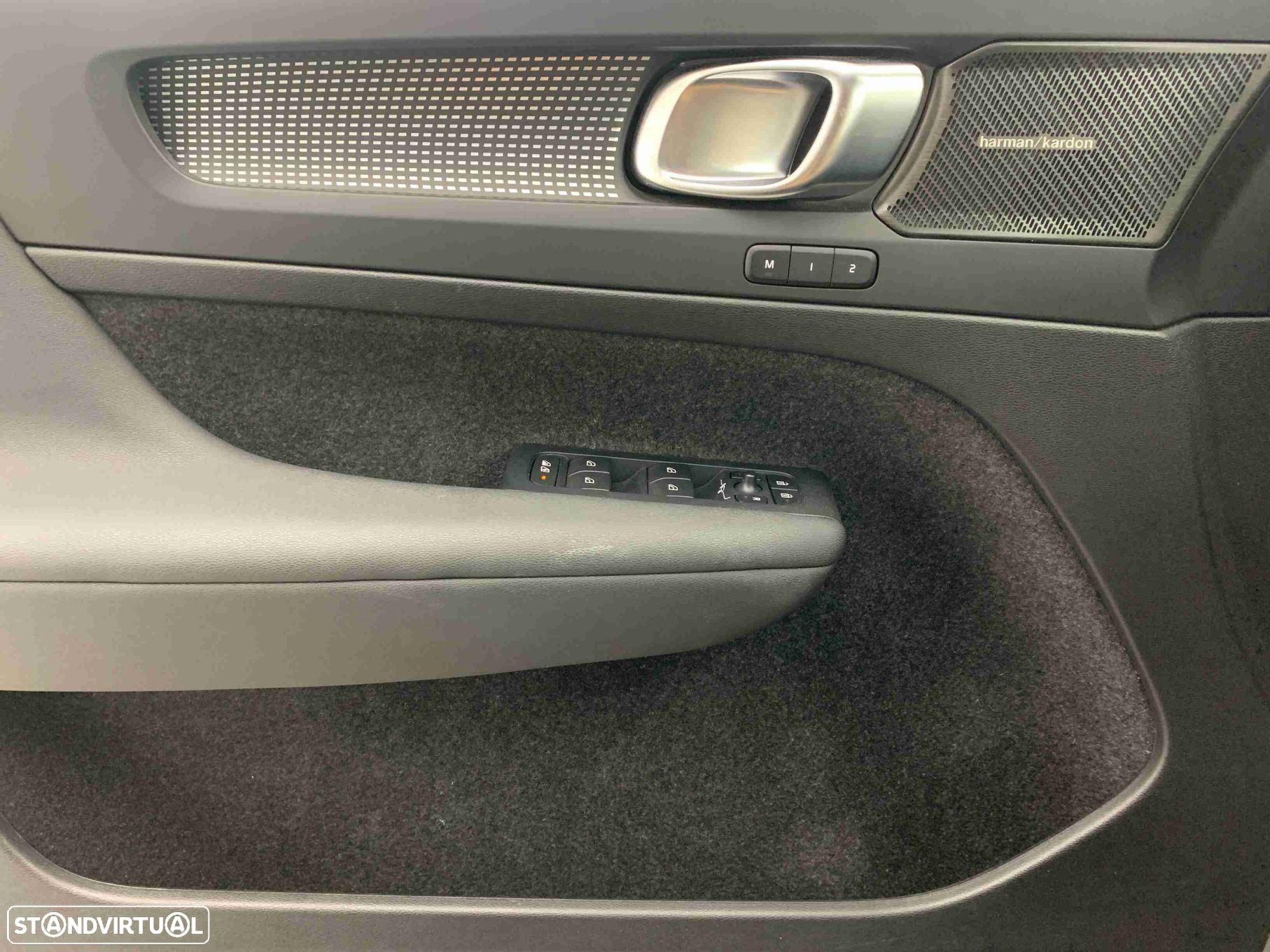 Volvo XC 40 1.5 T2 Plus Dark Auto - 11