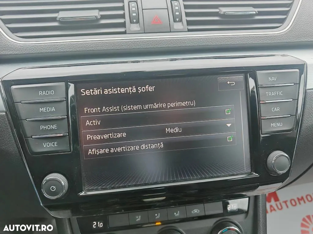 Skoda Superb 2.0 TDI DSG Ambition - 14