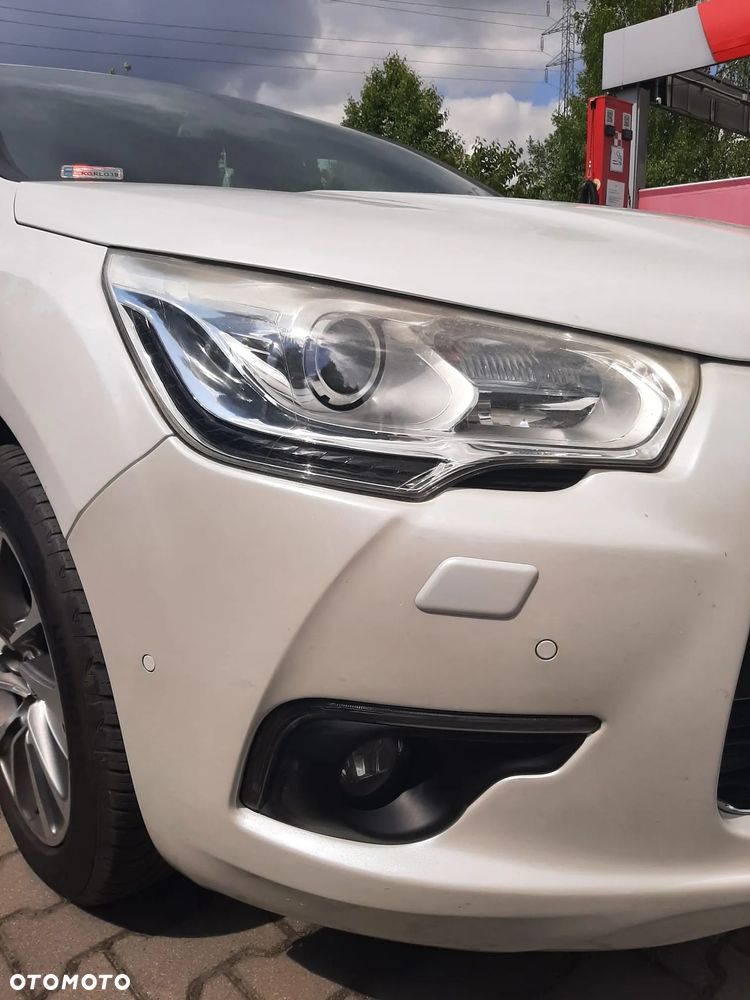 Citroën DS4 e-HDi 110 SoChic - 9