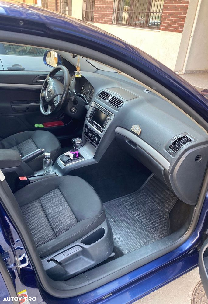 Skoda Octavia 1.6 TDI Ambiente DSG - 4