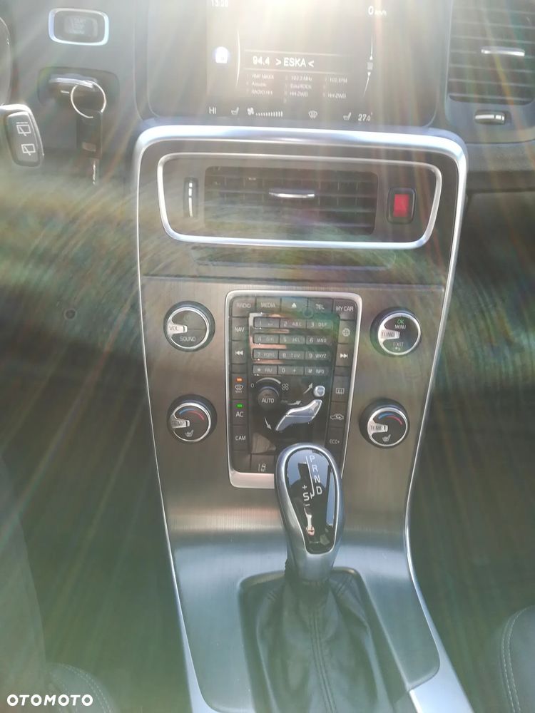 Volvo V60 D4 Geartronic Momentum - 9
