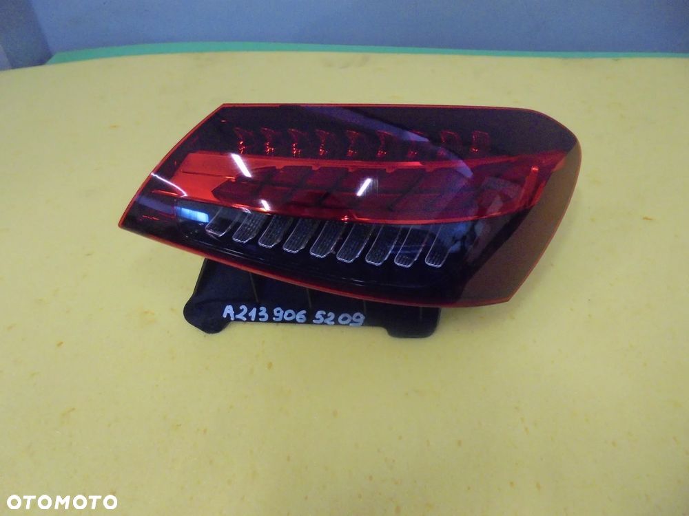 MERCEDES E KLASA W 213 LIFT LAMPA TYLNA PRAWA