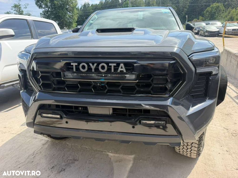 Toyota Tacoma - 2
