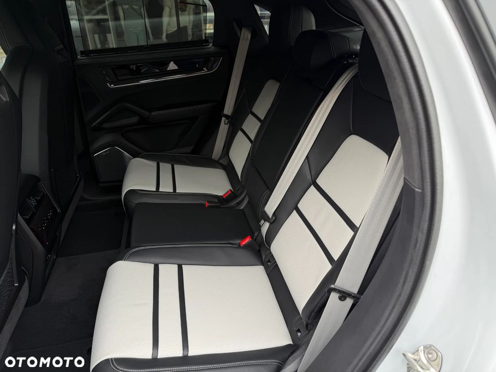 Porsche Cayenne - 28