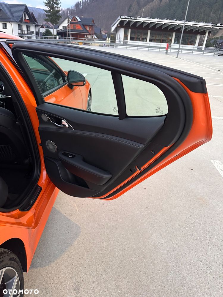 Kia Stinger 3.3 T-GDI V6 GT AWD - 26