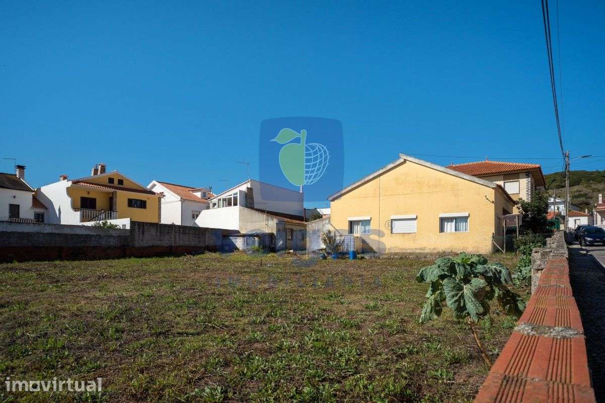 Lote de 1.050m2 com Moradia T3 em São Martinho do Porto - Grande imagem: 3/11