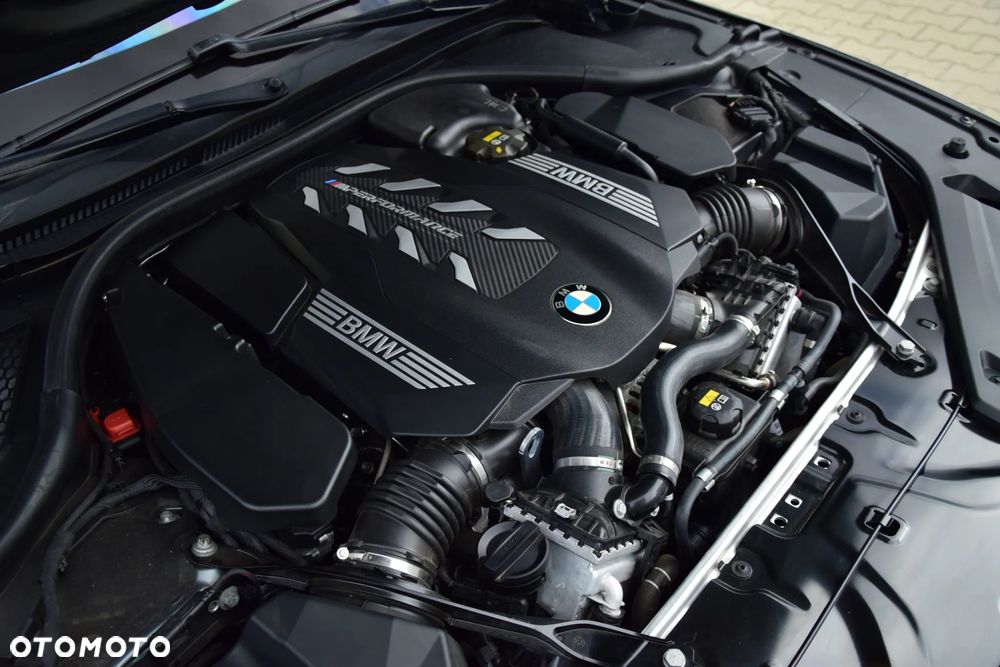 BMW Seria 8 - 40