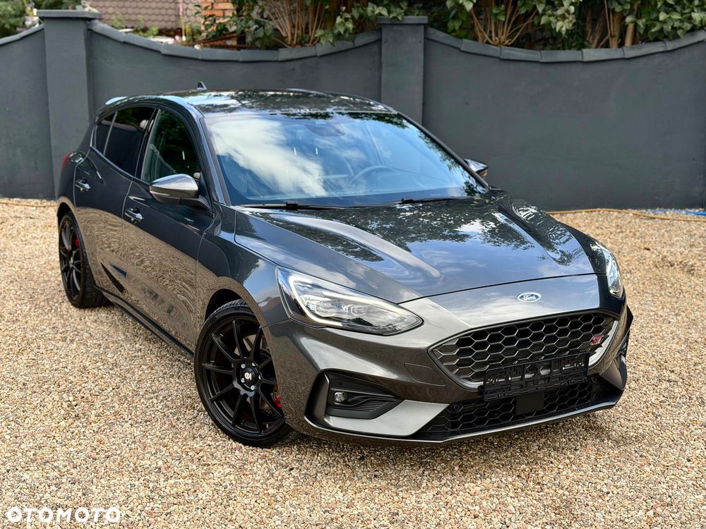 Ford Focus 2.3 EcoBoost S&S ST - 11