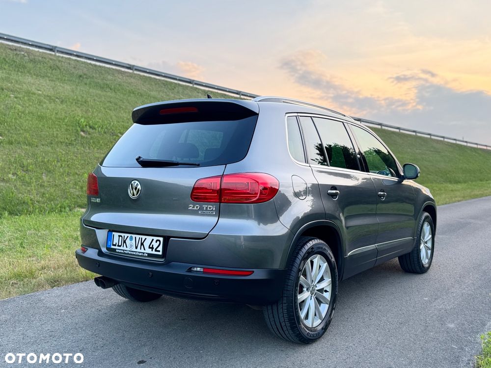 Volkswagen Tiguan 2.0 TDI DPF 4Motion BlueMotion Technology DSG Lounge Sport & Style - 4