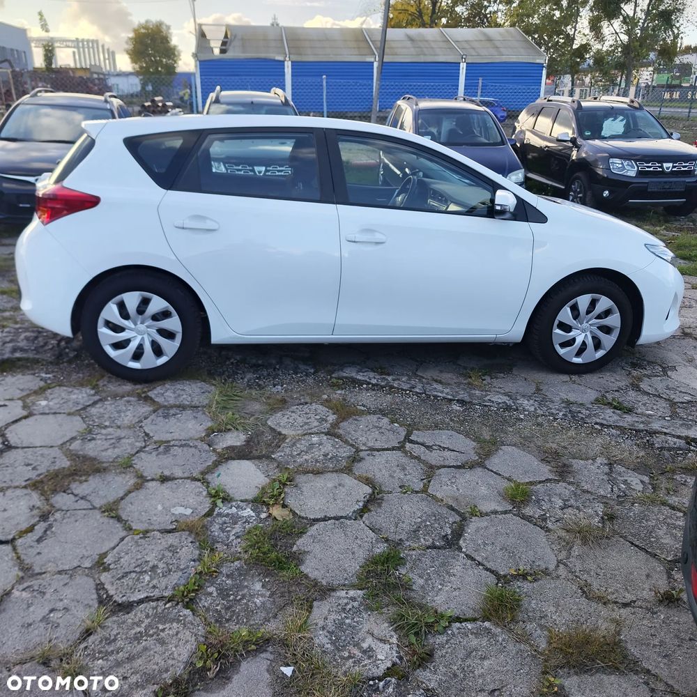 Toyota Auris - 5