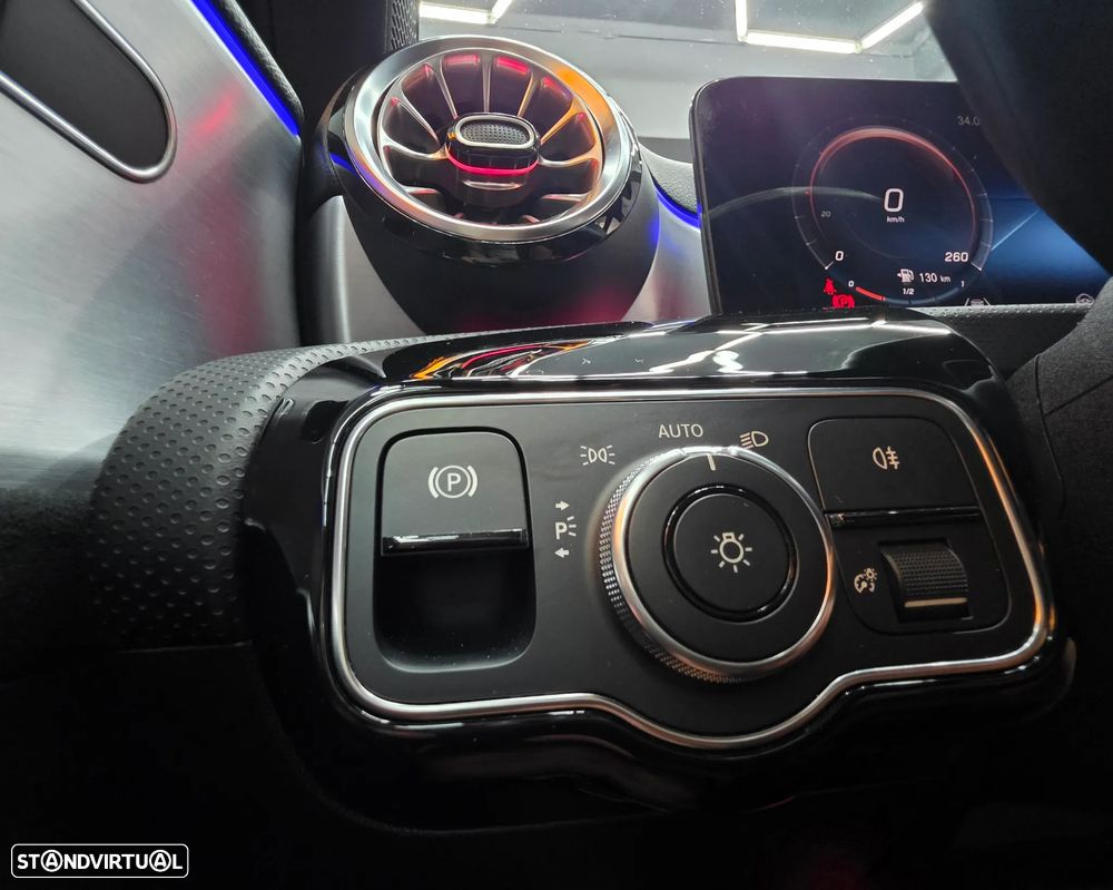 Mercedes-Benz A 250 Limousine e 8G-DCT AMG Line - 21