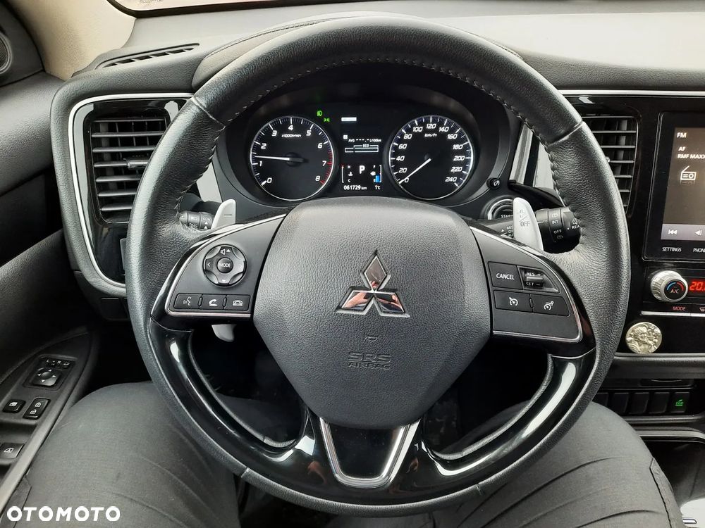 Mitsubishi Outlander 2.0 Intense Comfort 4WD CVT - 26