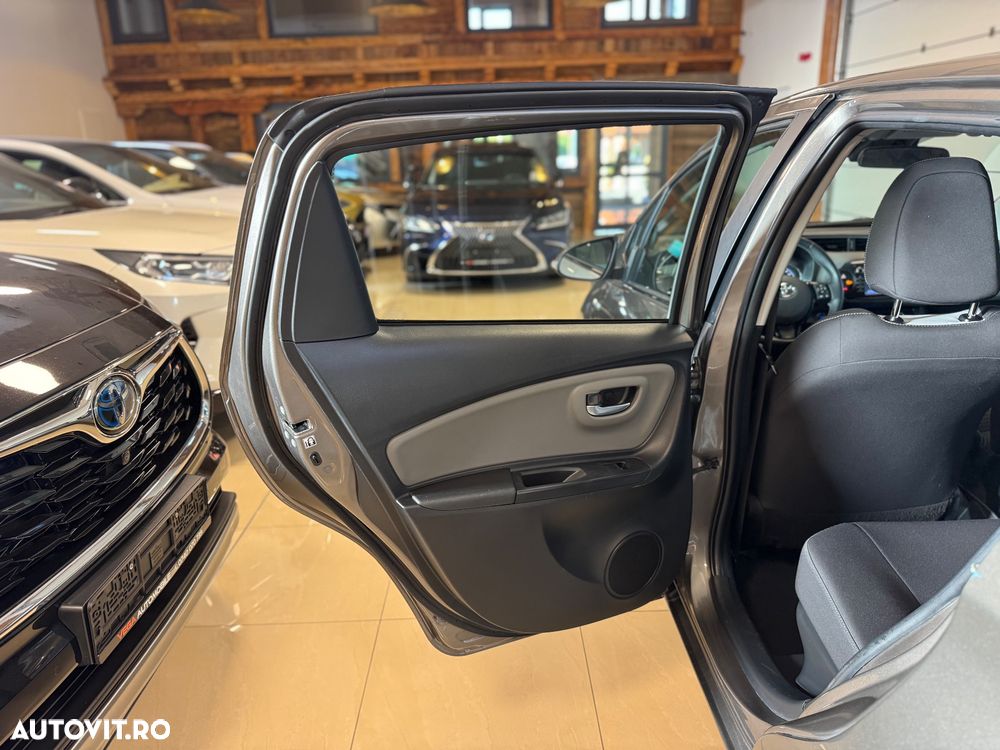 Toyota Yaris 1.5 VVT-i Style - 24